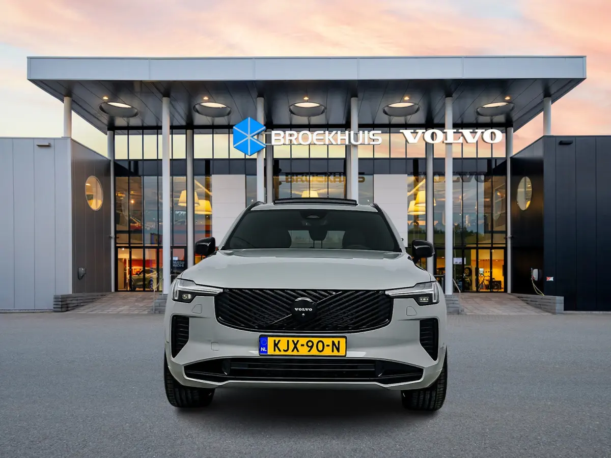 T8 Ultra Black Edition Executive | 22" | Gelaagd & Getint Glas | Geintegreerd kinderzitje | Luchtvering | Geventileerd Nappa | Bowers & Wilkins | Stoelmassage | Panoramadak | Head-Up | 360 C