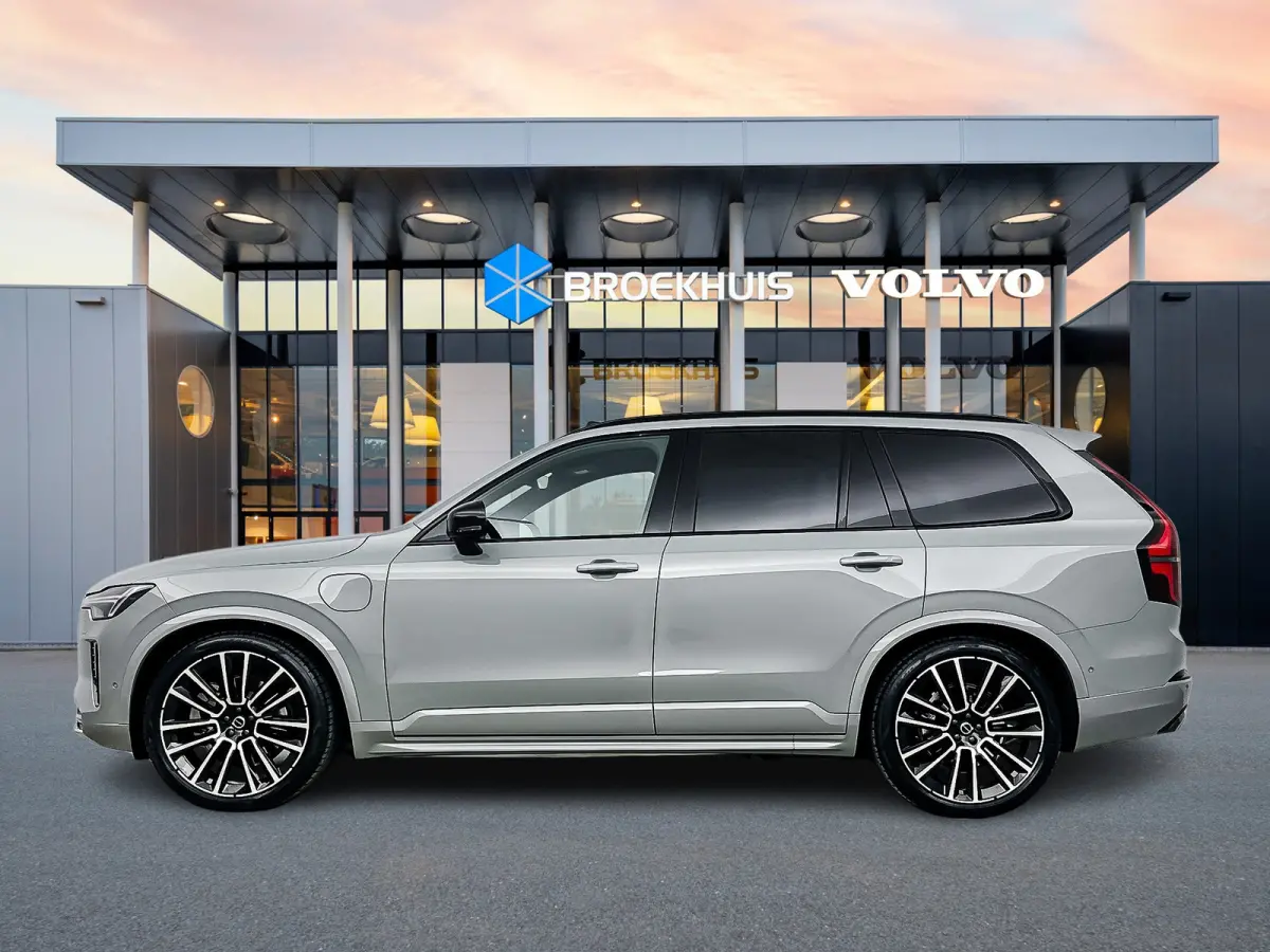 T8 Ultra Black Edition Executive | 22" | Gelaagd & Getint Glas | Geintegreerd kinderzitje | Luchtvering | Geventileerd Nappa | Bowers & Wilkins | Stoelmassage | Panoramadak | Head-Up | 360 C