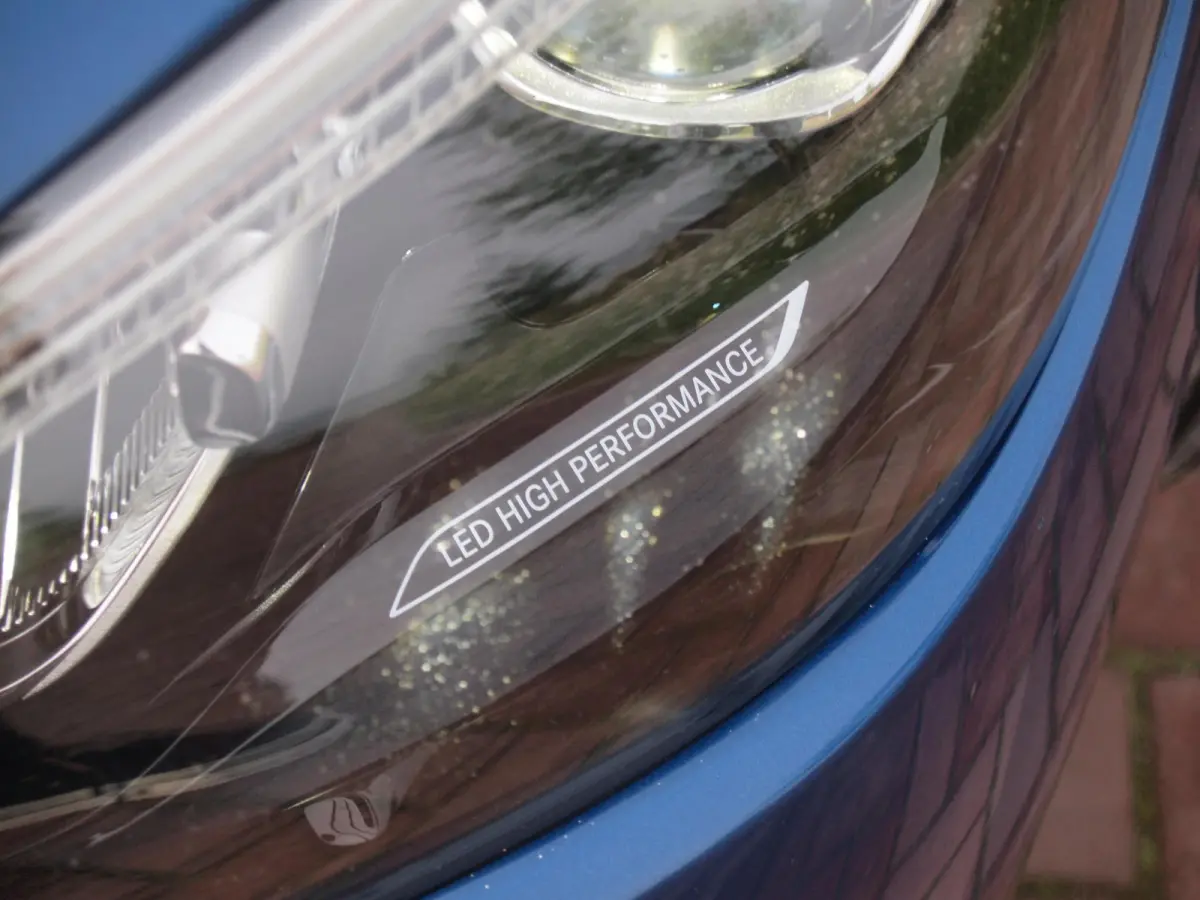 200 Launch Edition Luxury Line | Panoramadak | Burmester Audio | Camera | Sfeerverlichting | Apple Carplay |