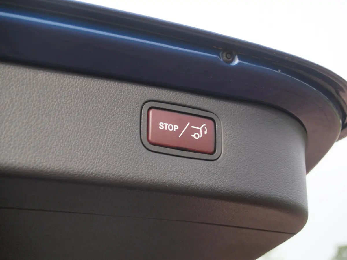200 Launch Edition Luxury Line | Panoramadak | Burmester Audio | Camera | Sfeerverlichting | Apple Carplay |
