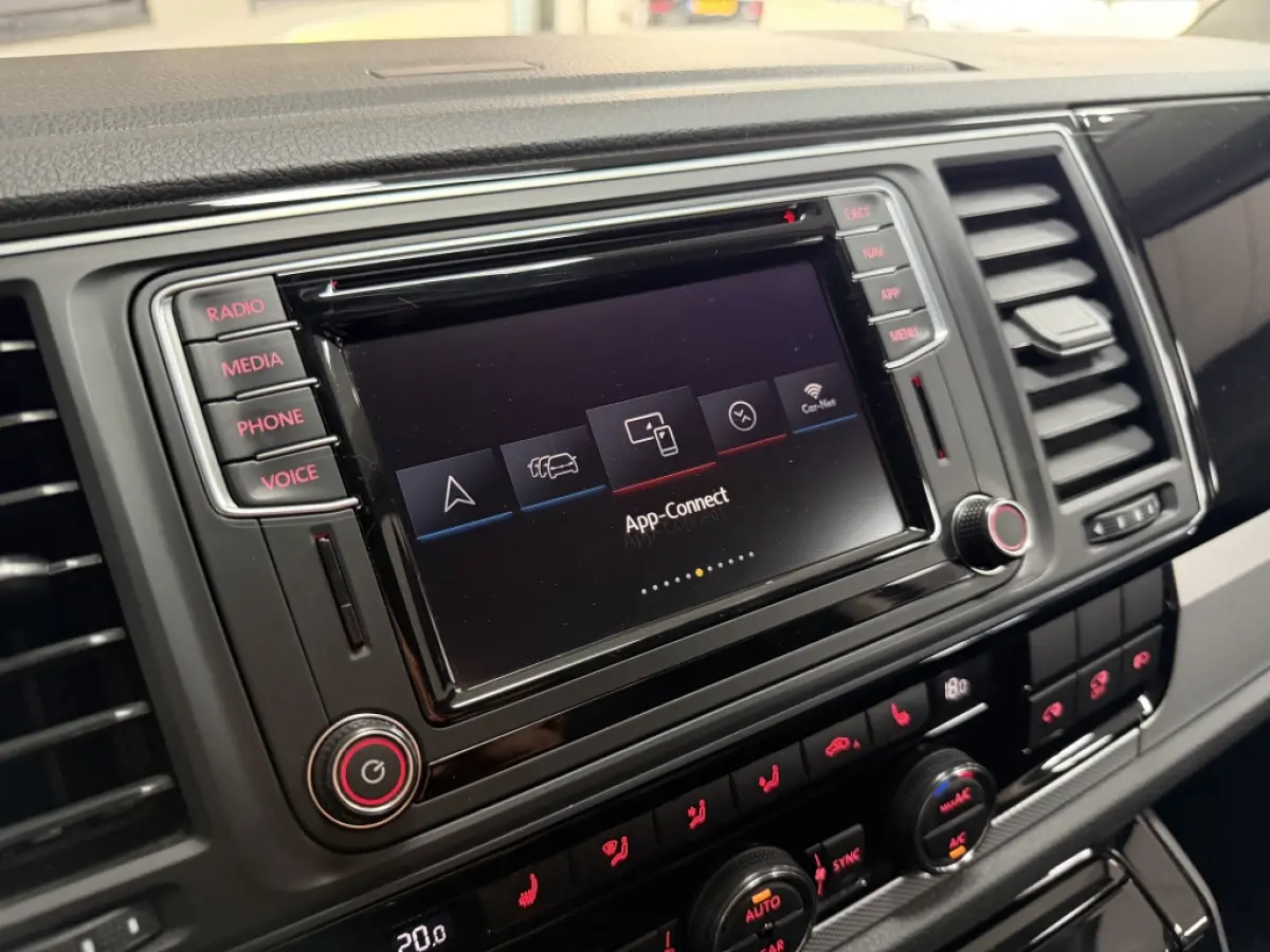 2.0 TDI T6 Caravelle Highline lang Dsg Acc Navi Carplay