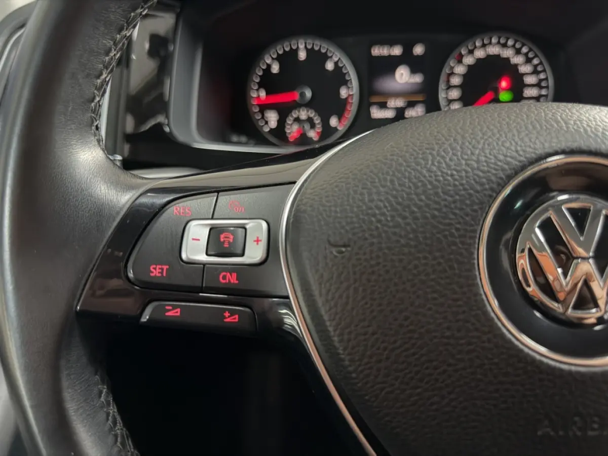 2.0 TDI T6 Caravelle Highline lang Dsg Acc Navi Carplay