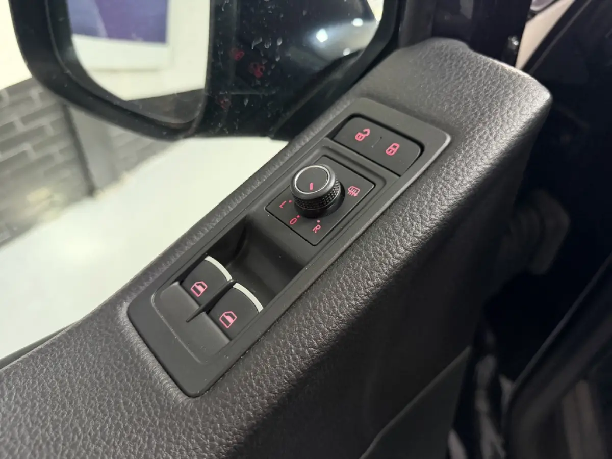 2.0 TDI T6 Caravelle Highline lang Dsg Acc Navi Carplay