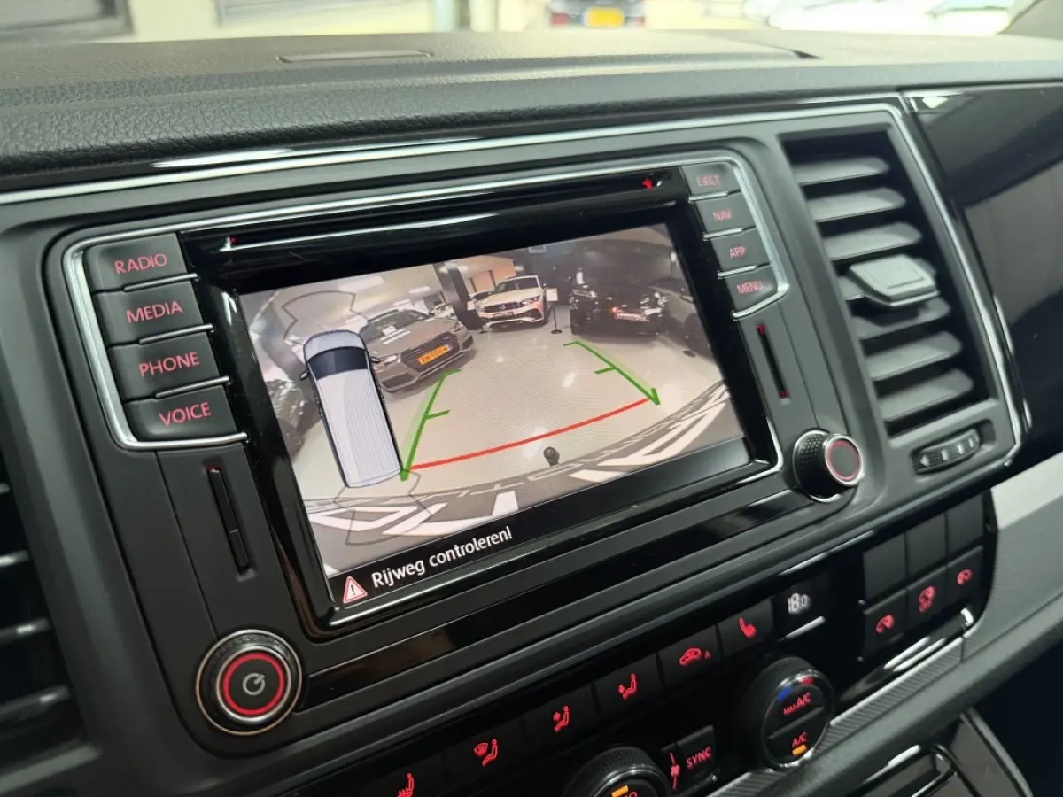 2.0 TDI T6 Caravelle Highline lang Dsg Acc Navi Carplay
