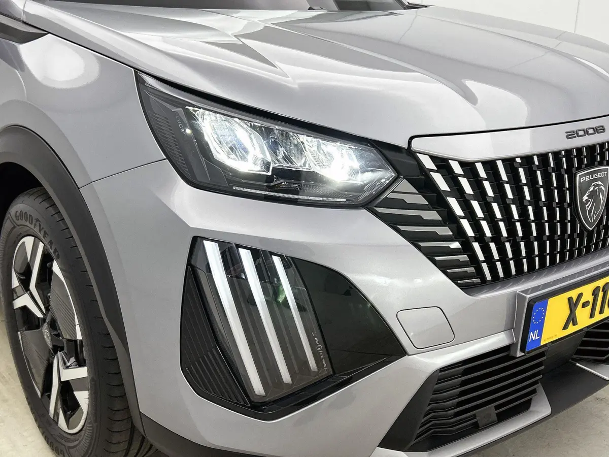 1.2 100pk Allure | Navigatie | Climate Control | Cruise Control | Camera | 17"LMV | LED | Apple Carplay/Android Auto |