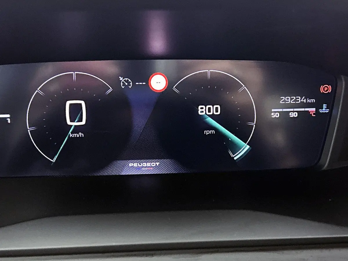 1.2 100pk Allure | Navigatie | Climate Control | Cruise Control | Camera | 17"LMV | LED | Apple Carplay/Android Auto |