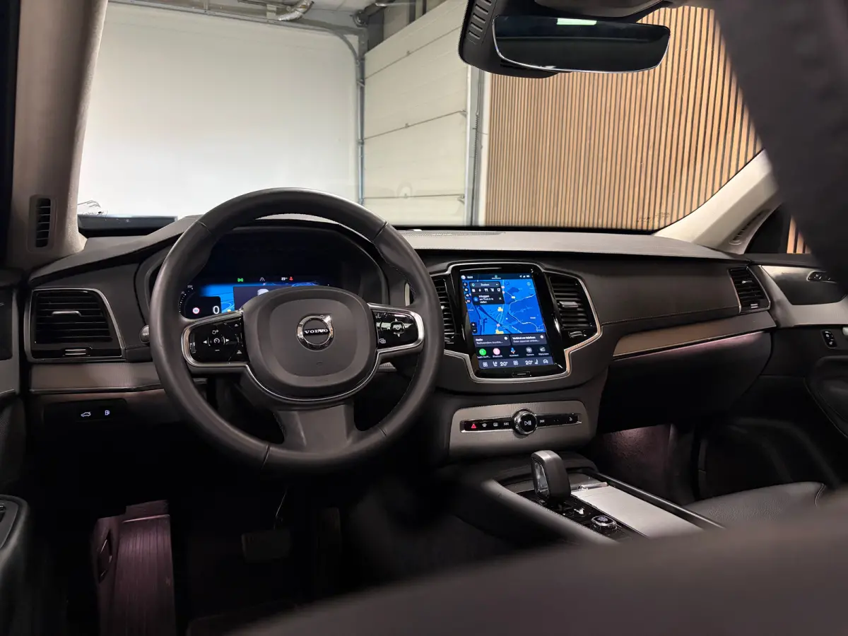 T8 AWD Recharge Ultra Ultimate Dark | Luchtvering | Trekhaak | 360 Camera | Head-Up Display | Harman Kardon | 455pk | Adaptieve Cruise Control | Stoelverwarming voor+achter | Stuurwielverwar