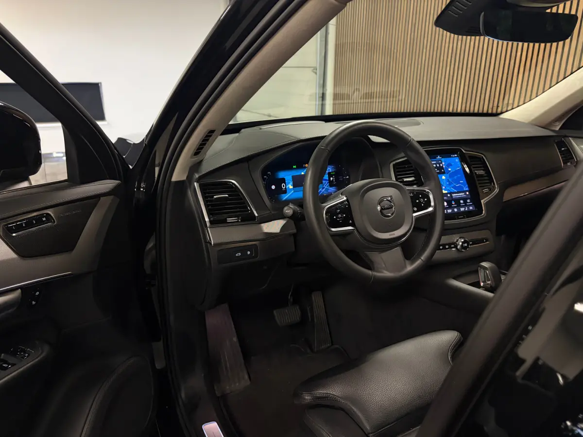 T8 AWD Recharge Ultra Ultimate Dark | Luchtvering | Trekhaak | 360 Camera | Head-Up Display | Harman Kardon | 455pk | Adaptieve Cruise Control | Stoelverwarming voor+achter | Stuurwielverwar
