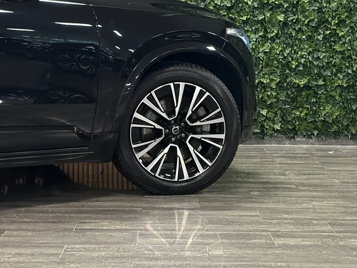 T8 AWD Recharge Ultra Ultimate Dark | Luchtvering | Trekhaak | 360 Camera | Head-Up Display | Harman Kardon | 455pk | Adaptieve Cruise Control | Stoelverwarming voor+achter | Stuurwielverwar