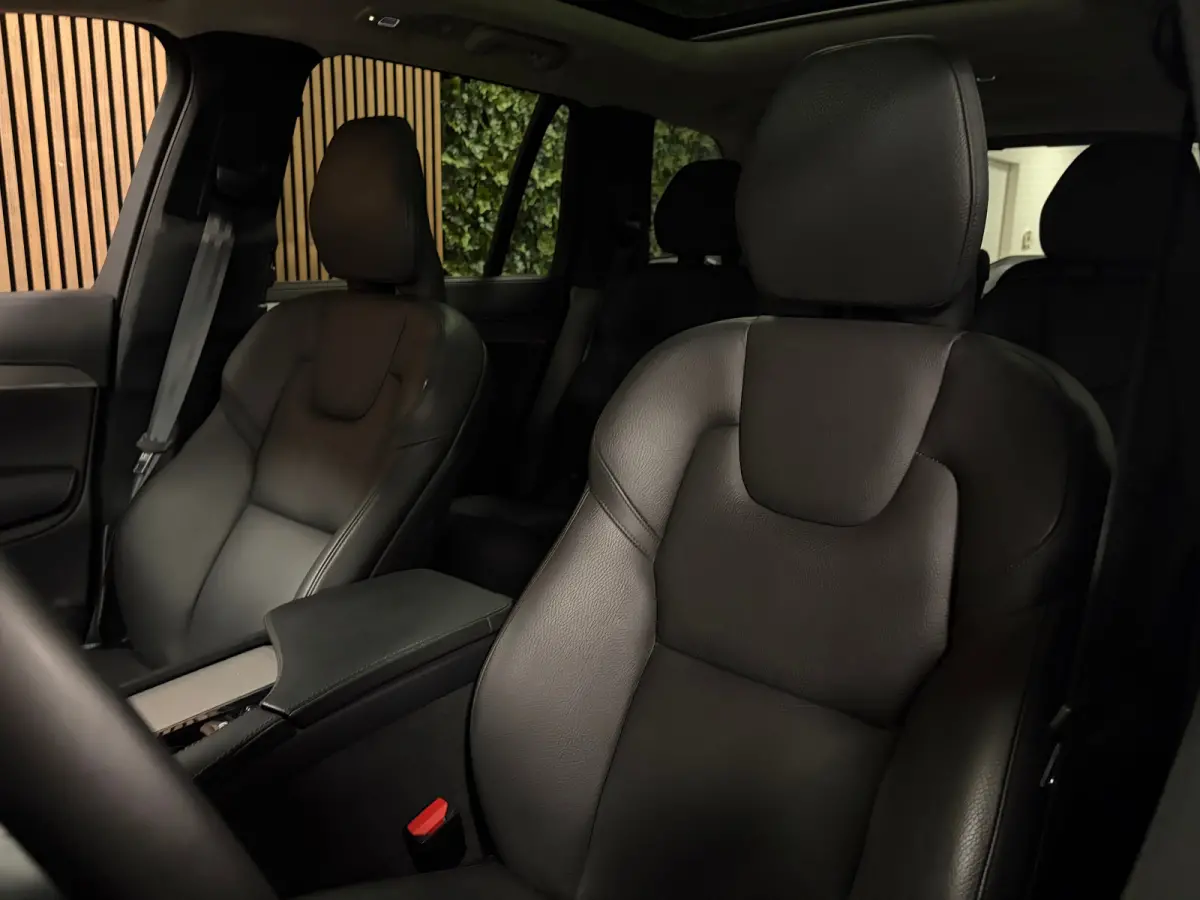 T8 AWD Recharge Ultra Ultimate Dark | Luchtvering | Trekhaak | 360 Camera | Head-Up Display | Harman Kardon | 455pk | Adaptieve Cruise Control | Stoelverwarming voor+achter | Stuurwielverwar