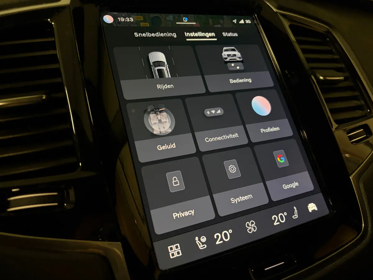 T8 AWD Recharge Ultra Ultimate Dark | Luchtvering | Trekhaak | 360 Camera | Head-Up Display | Harman Kardon | 455pk | Adaptieve Cruise Control | Stoelverwarming voor+achter | Stuurwielverwar