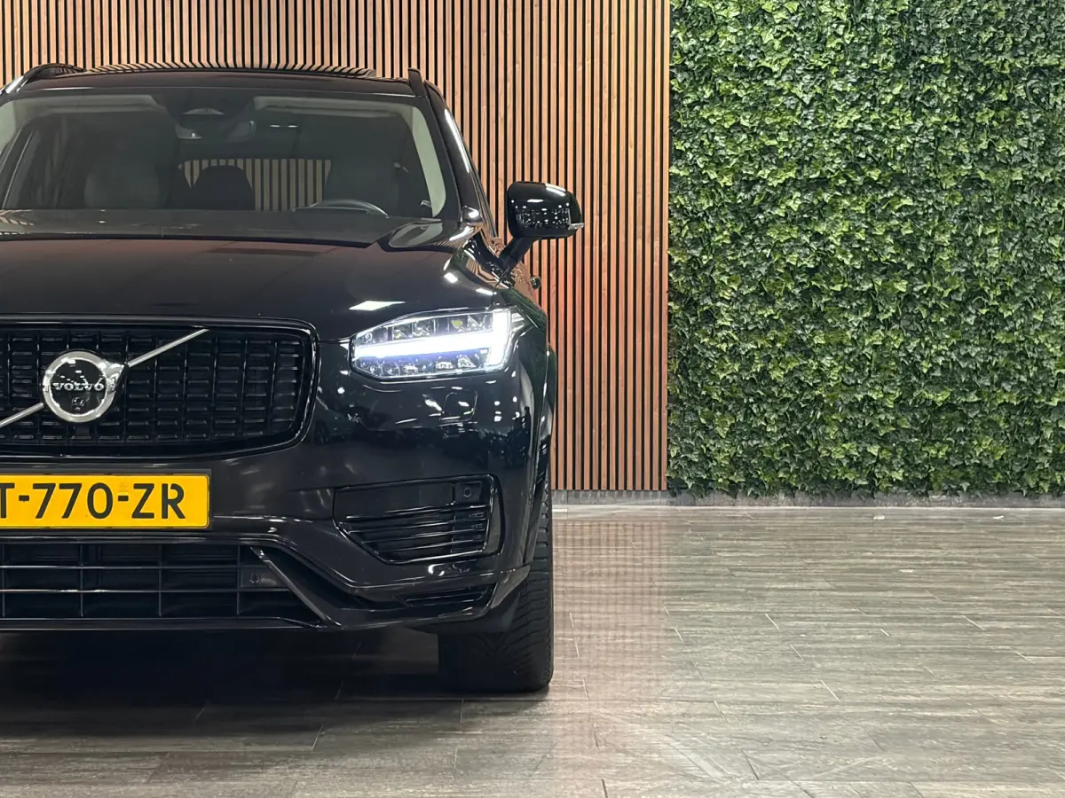 T8 AWD Recharge Ultra Ultimate Dark | Luchtvering | Trekhaak | 360 Camera | Head-Up Display | Harman Kardon | 455pk | Adaptieve Cruise Control | Stoelverwarming voor+achter | Stuurwielverwar