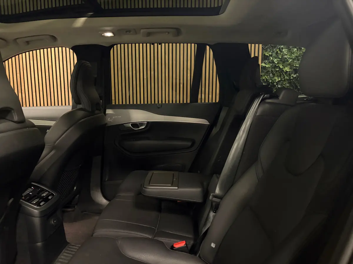 T8 AWD Recharge Ultra Ultimate Dark | Luchtvering | Trekhaak | 360 Camera | Head-Up Display | Harman Kardon | 455pk | Adaptieve Cruise Control | Stoelverwarming voor+achter | Stuurwielverwar