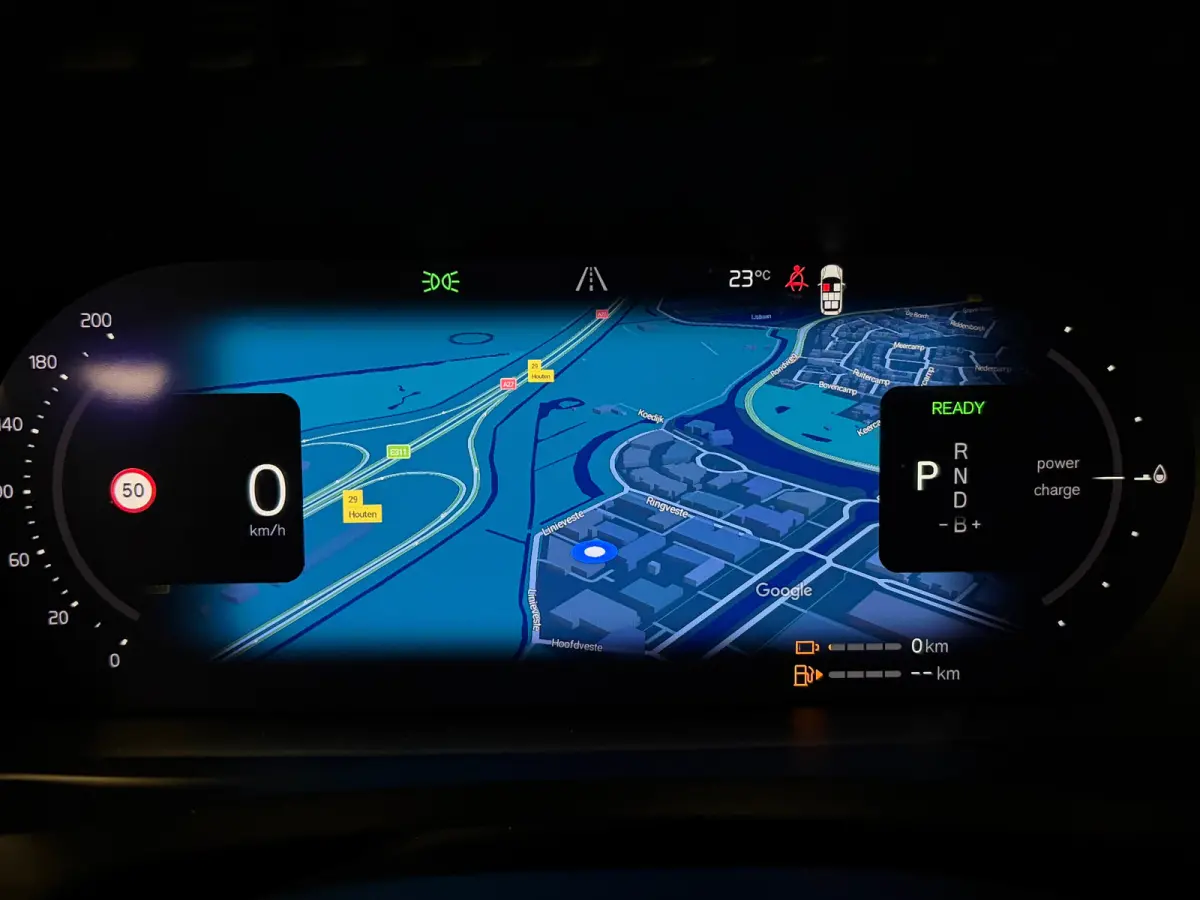 T8 AWD Recharge Ultra Ultimate Dark | Luchtvering | Trekhaak | 360 Camera | Head-Up Display | Harman Kardon | 455pk | Adaptieve Cruise Control | Stoelverwarming voor+achter | Stuurwielverwar