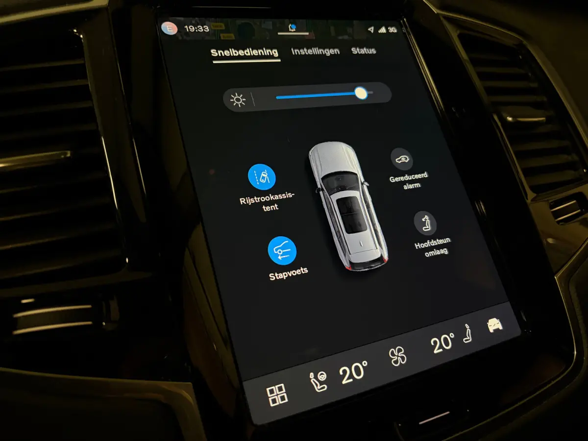 T8 AWD Recharge Ultra Ultimate Dark | Luchtvering | Trekhaak | 360 Camera | Head-Up Display | Harman Kardon | 455pk | Adaptieve Cruise Control | Stoelverwarming voor+achter | Stuurwielverwar