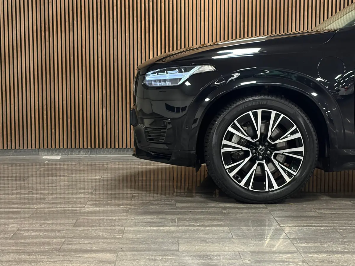 T8 AWD Recharge Ultra Ultimate Dark | Luchtvering | Trekhaak | 360 Camera | Head-Up Display | Harman Kardon | 455pk | Adaptieve Cruise Control | Stoelverwarming voor+achter | Stuurwielverwar