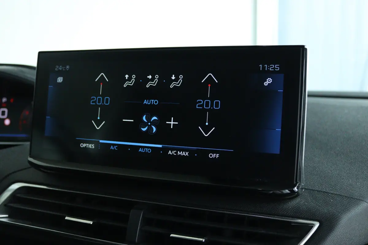 1.2 Turbo Allure | 7-Persoons | Adapt. Cruise | Trekhaak | Navigatie | Camera | Climate Control |