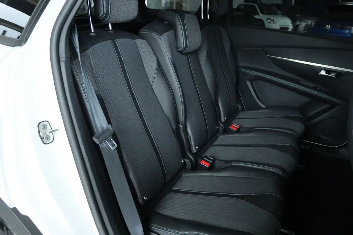 1.2 Turbo Allure | 7-Persoons | Adapt. Cruise | Trekhaak | Navigatie | Camera | Climate Control |