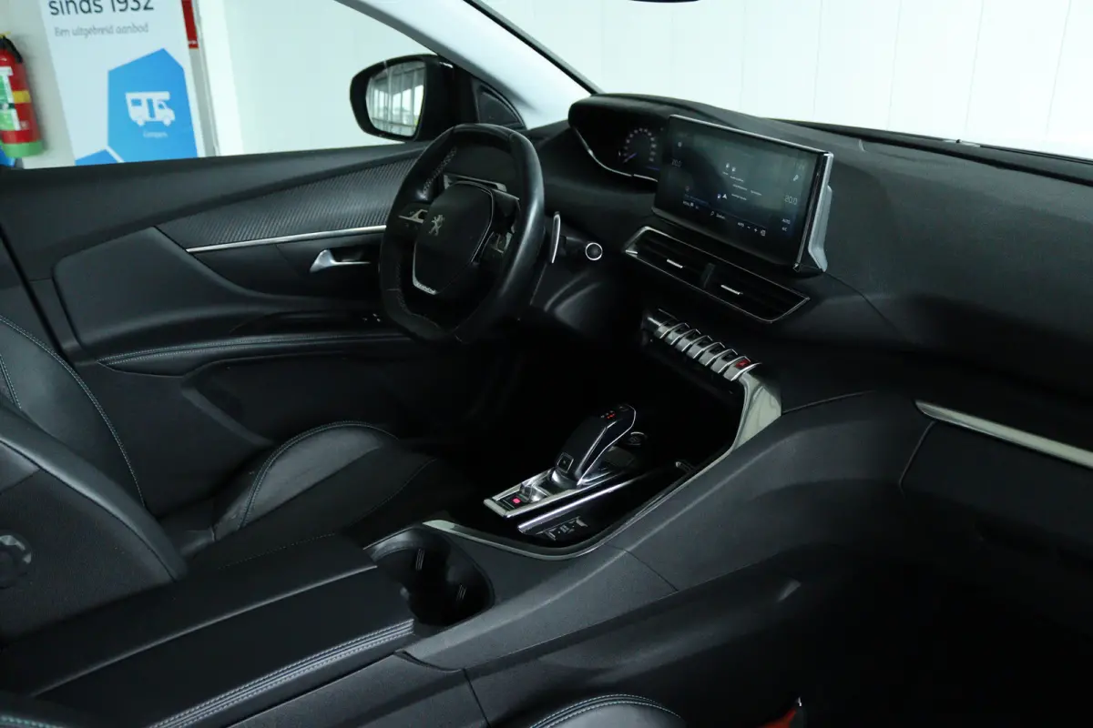1.2 Turbo Allure | 7-Persoons | Adapt. Cruise | Trekhaak | Navigatie | Camera | Climate Control |