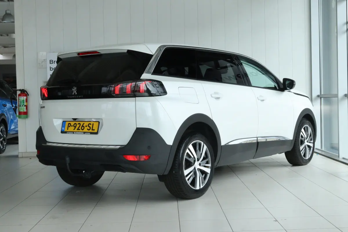 1.2 Turbo Allure | 7-Persoons | Adapt. Cruise | Trekhaak | Navigatie | Camera | Climate Control |