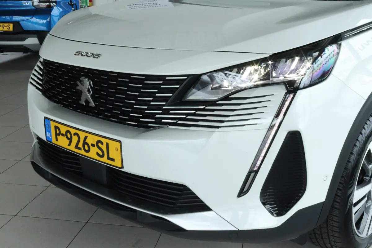 1.2 Turbo Allure | 7-Persoons | Adapt. Cruise | Trekhaak | Navigatie | Camera | Climate Control |