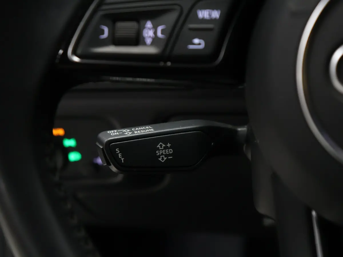 1.4 e-tron Sport Pro Line plus [STOELVERWARMING, DIGITAL DASH, PDC V+A, CRUISE CONTROL, BLUETOOTH, NAVIGATIE, CLIMATE CONTROL, NIEUWSTAAT]