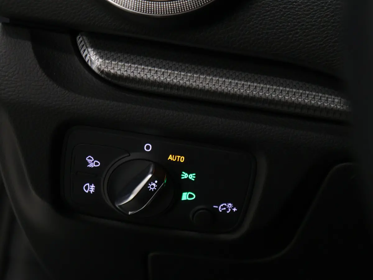 1.4 e-tron Sport Pro Line plus [STOELVERWARMING, DIGITAL DASH, PDC V+A, CRUISE CONTROL, BLUETOOTH, NAVIGATIE, CLIMATE CONTROL, NIEUWSTAAT]