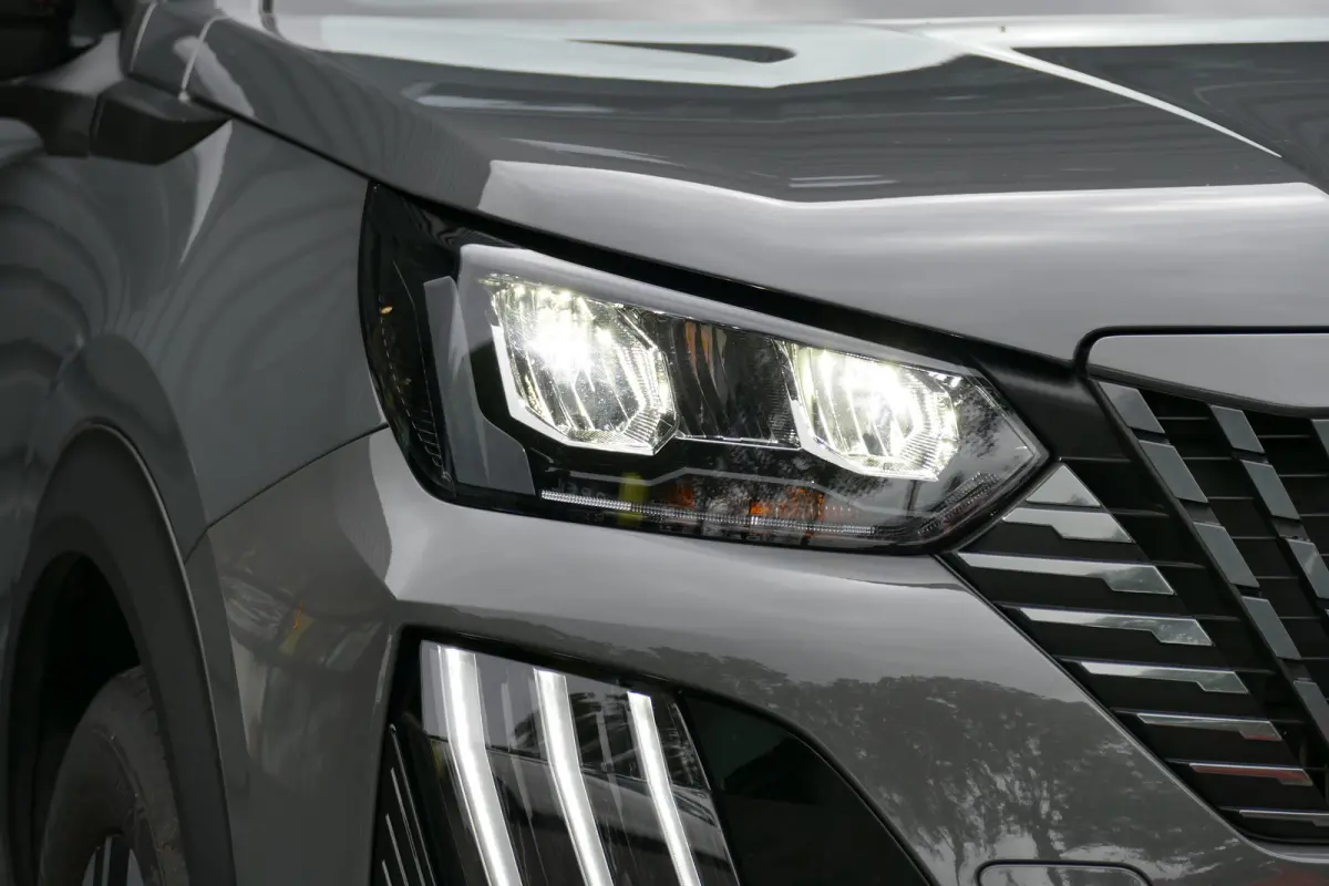 1.2 PURETECH 100PK ALLURE / CLIMA / FULL-LED / KEYLESS / NAVI / PDC / BLUETOOTH / CRUISECONTROL / 1E EIGENAAR / SCHITTERENDE STAAT !!