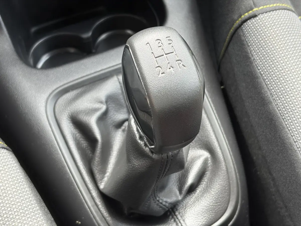 1.2 PureTech S&S Feel Edition Navi,Clima,Cruise,N.A.P,D-riem vv in 2023,Pdc,Lm velgen,Apk tot 04-2027