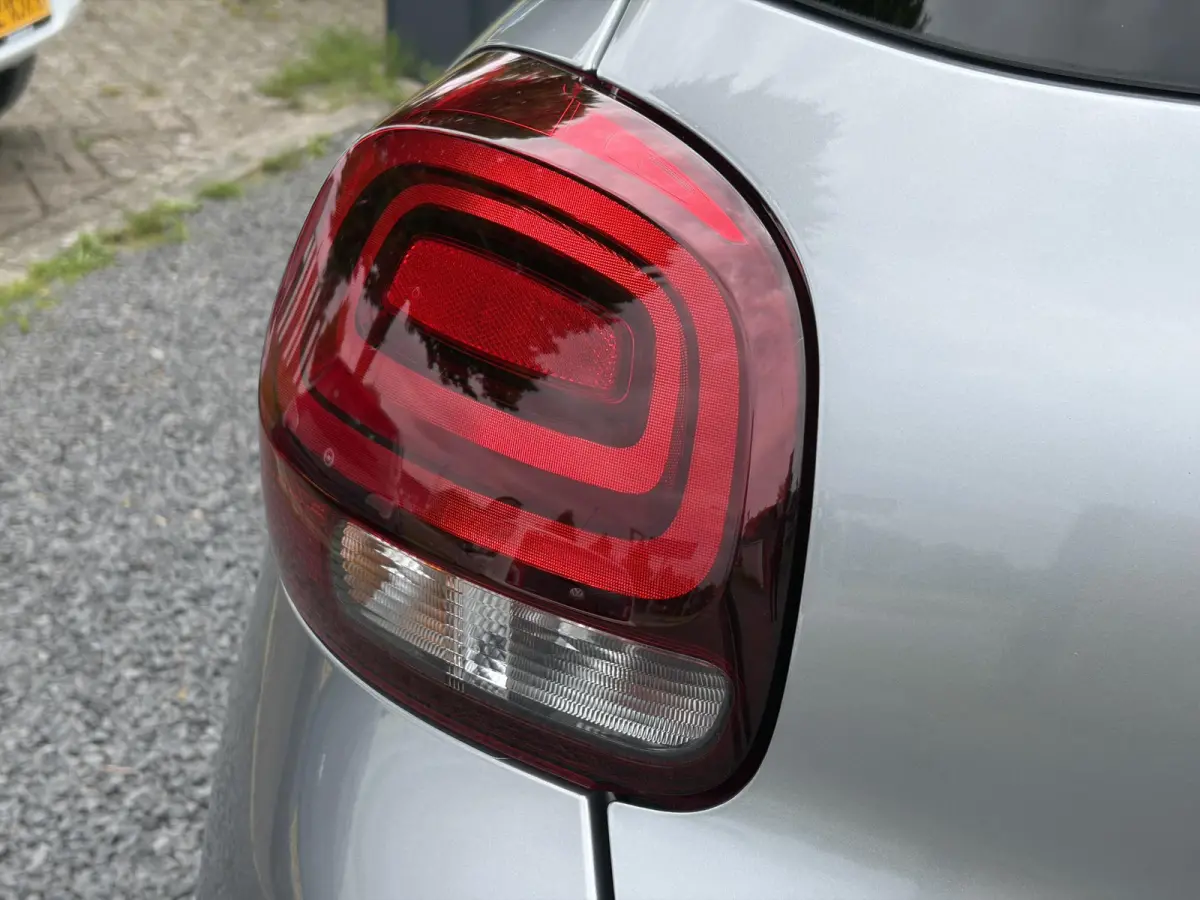 1.2 PureTech S&S Feel Edition Navi,Clima,Cruise,N.A.P,D-riem vv in 2023,Pdc,Lm velgen,Apk tot 04-2027