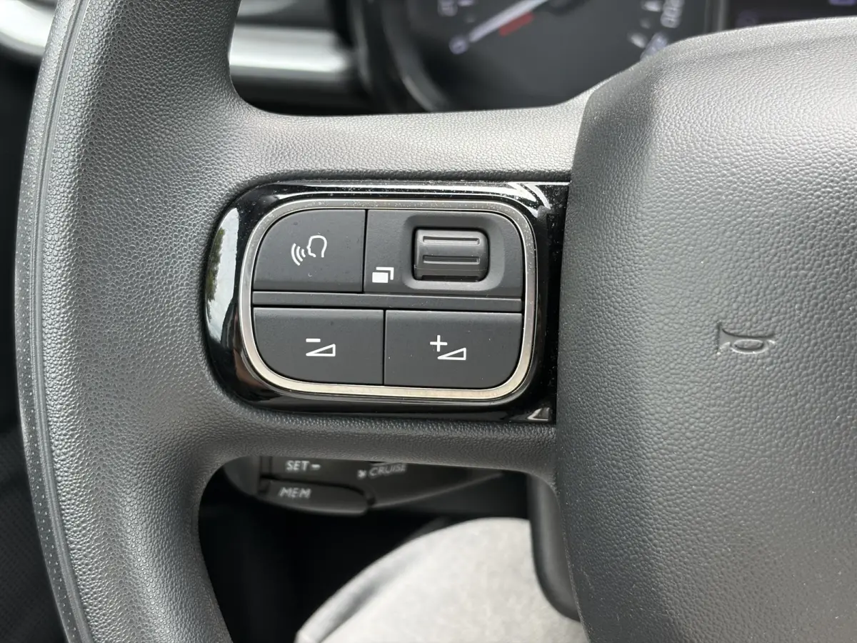 1.2 PureTech S&S Feel Edition Navi,Clima,Cruise,N.A.P,D-riem vv in 2023,Pdc,Lm velgen,Apk tot 04-2027