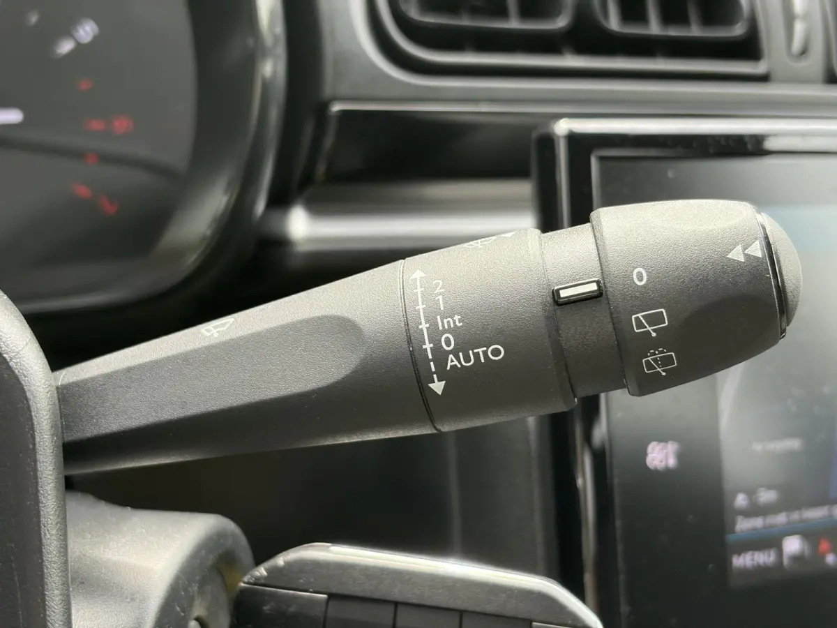 1.2 PureTech S&S Feel Edition Navi,Clima,Cruise,N.A.P,D-riem vv in 2023,Pdc,Lm velgen,Apk tot 04-2027