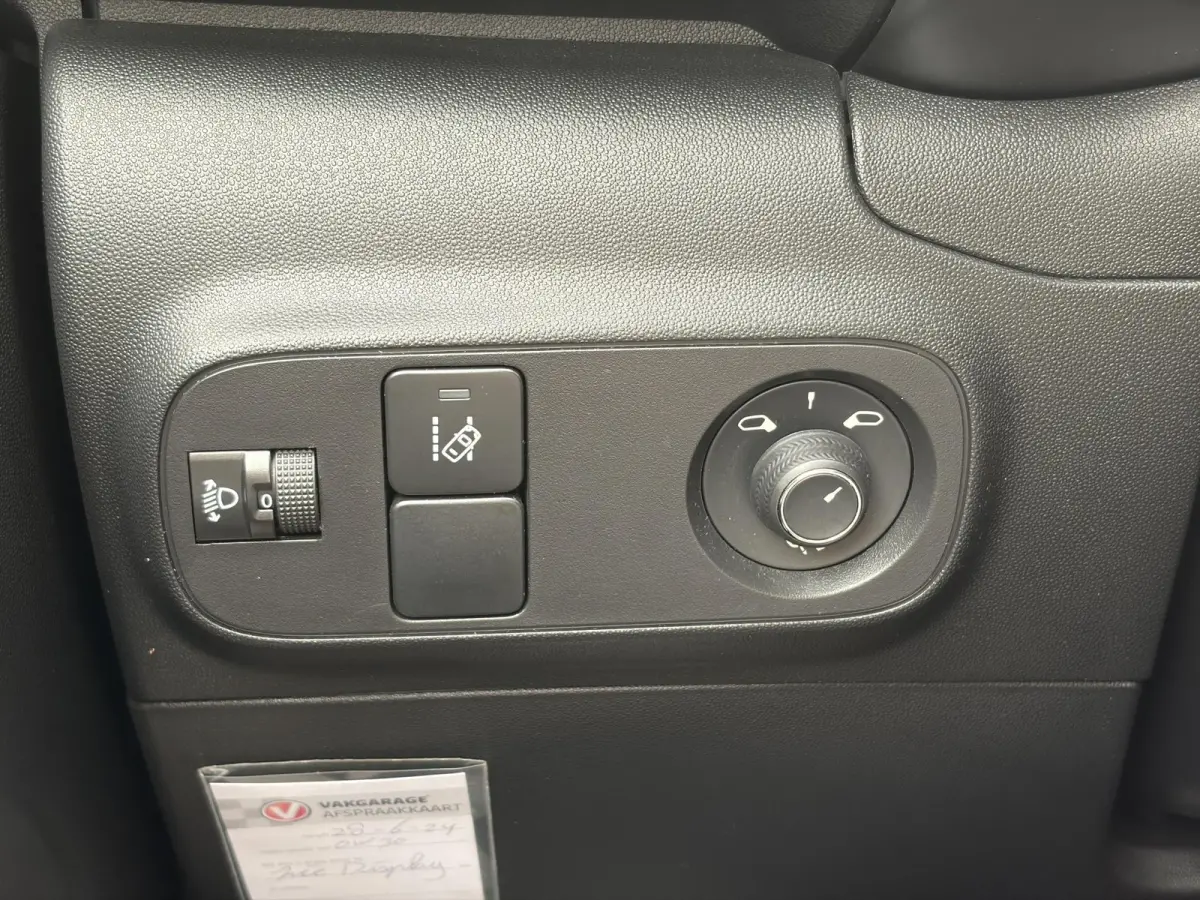 1.2 PureTech S&S Feel Edition Navi,Clima,Cruise,N.A.P,D-riem vv in 2023,Pdc,Lm velgen,Apk tot 04-2027