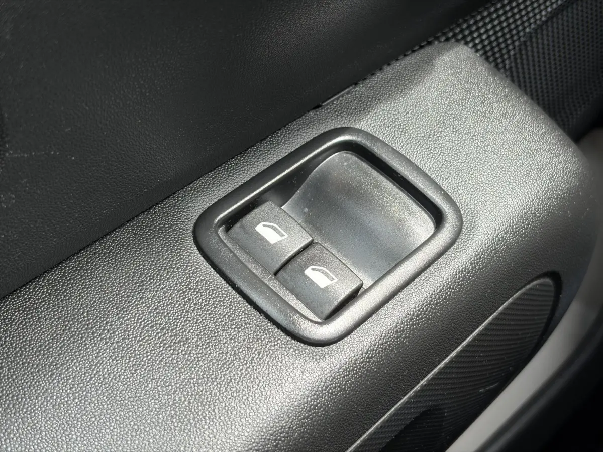 1.2 PureTech S&S Feel Edition Navi,Clima,Cruise,N.A.P,D-riem vv in 2023,Pdc,Lm velgen,Apk tot 04-2027