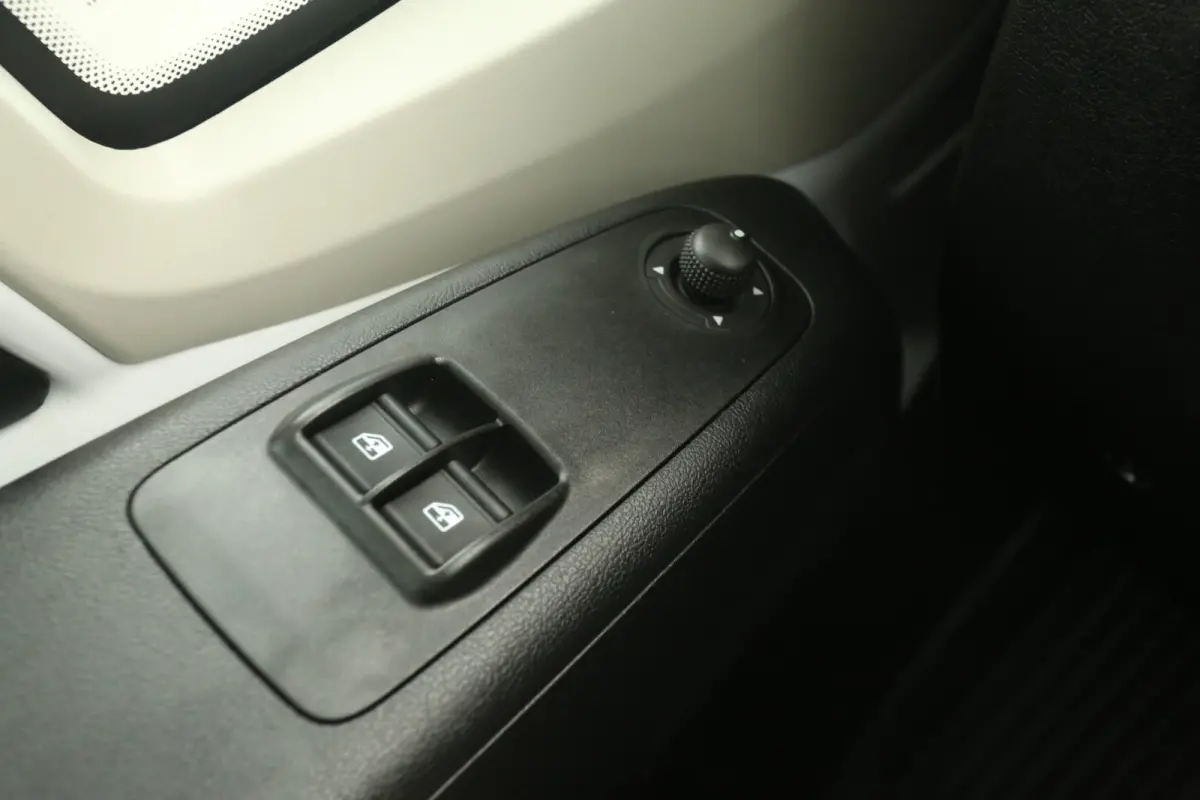 2.2D N1* 140PK 3.5t | Bakwagen | Laadklep | Camera | Airco | Cruise | 3 Zits | Laadbak