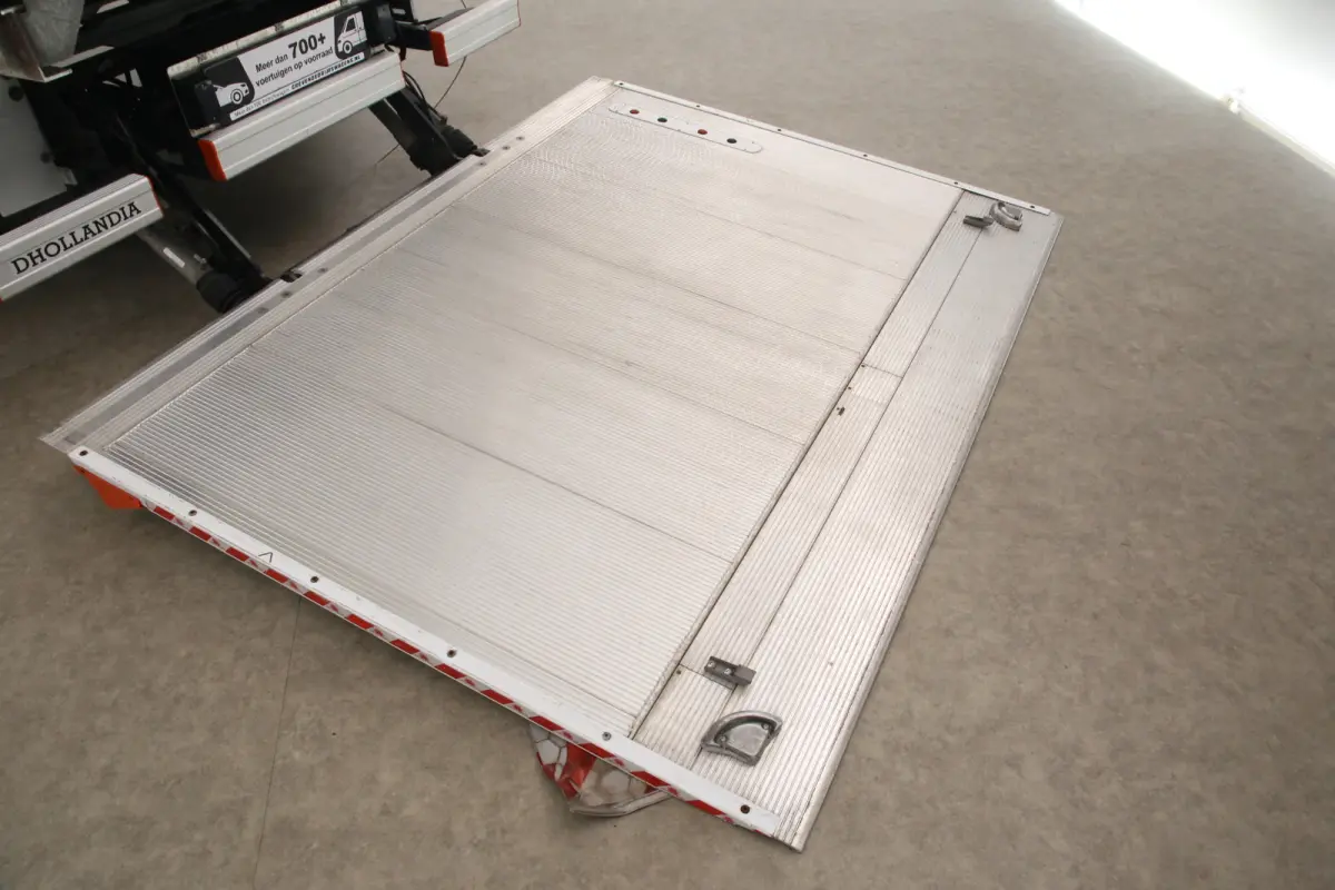 2.2D N1* 140PK 3.5t | Bakwagen | Laadklep | Camera | Airco | Cruise | 3 Zits | Laadbak