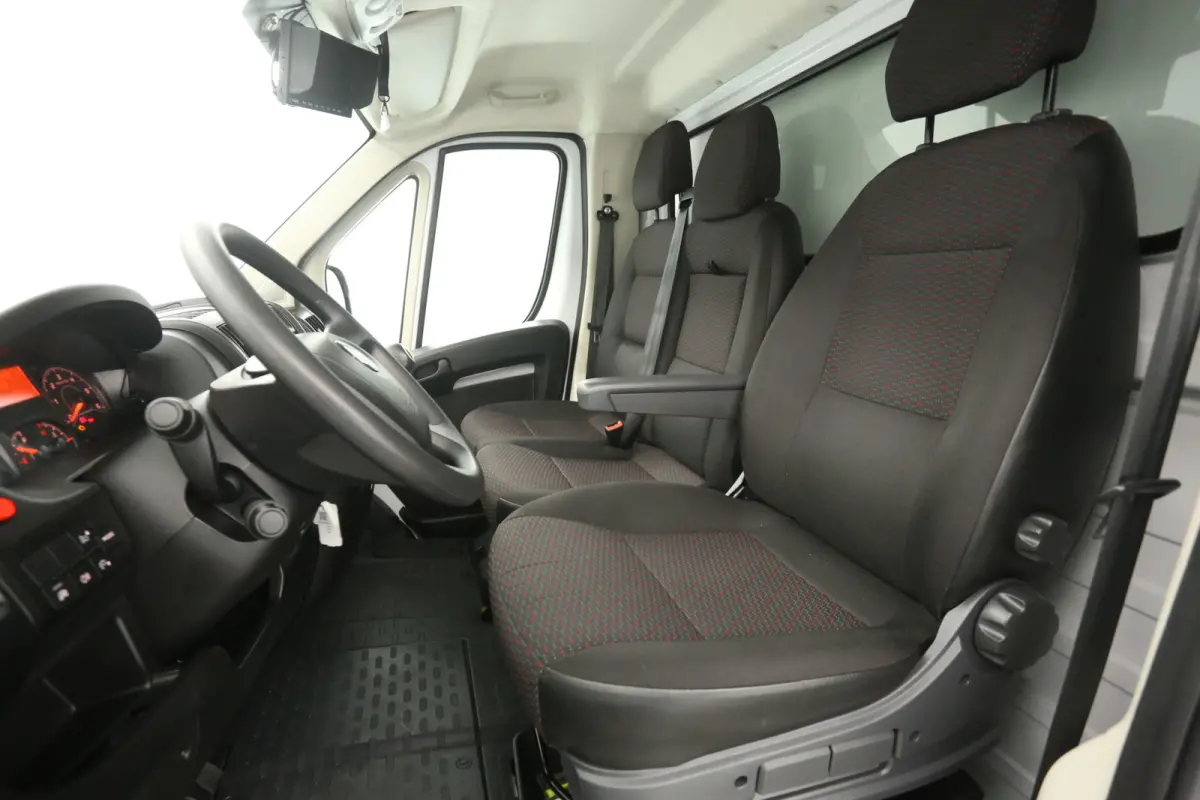 2.2D N1* 140PK 3.5t | Bakwagen | Laadklep | Camera | Airco | Cruise | 3 Zits | Laadbak