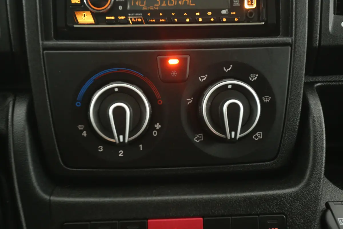 2.2D N1* 140PK 3.5t | Bakwagen | Laadklep | Camera | Airco | Cruise | 3 Zits | Laadbak