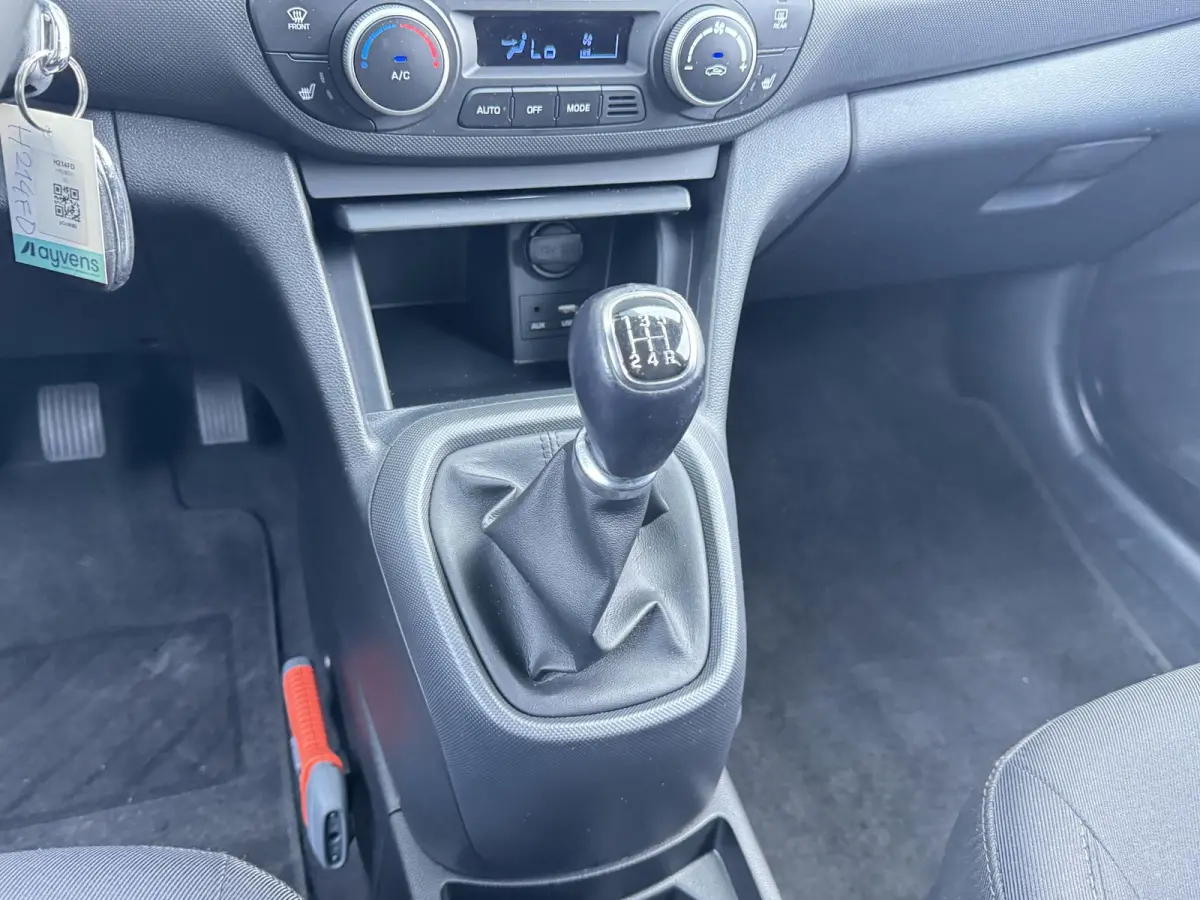 1.0I PREMIUM I APPLE CARPLAY I CLIMATE CONTROL I CRUISE CONTROL I NAVIGATIE