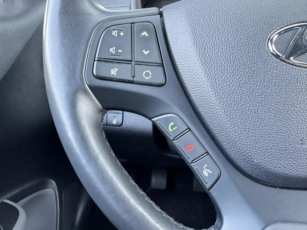 1.0I PREMIUM I APPLE CARPLAY I CLIMATE CONTROL I CRUISE CONTROL I NAVIGATIE