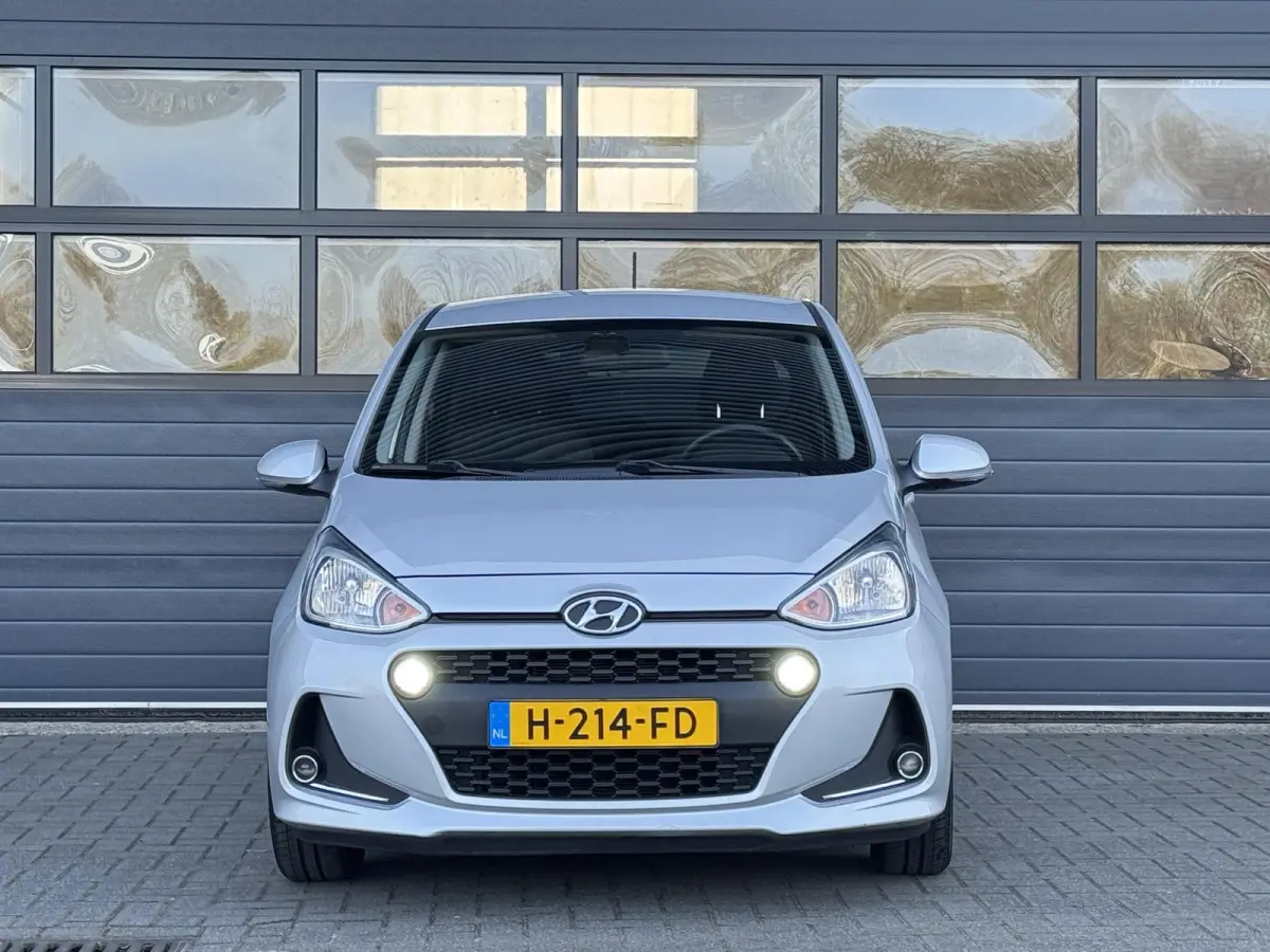 1.0I PREMIUM I APPLE CARPLAY I CLIMATE CONTROL I CRUISE CONTROL I NAVIGATIE