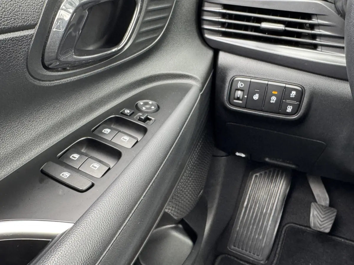 1.0 T-GDI PREMIUM I APPLE CARPLAY I CLIMATE CONTROL I CRUISE CONTROL I NAVIGATIESYSTEEM
