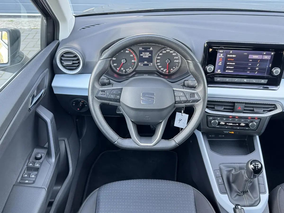 1.0 TSI STYLE I APPLE CARPLAY I CLIMATE CONTROL I CRUISE CONTROL I LICHT METALEN VELGEN