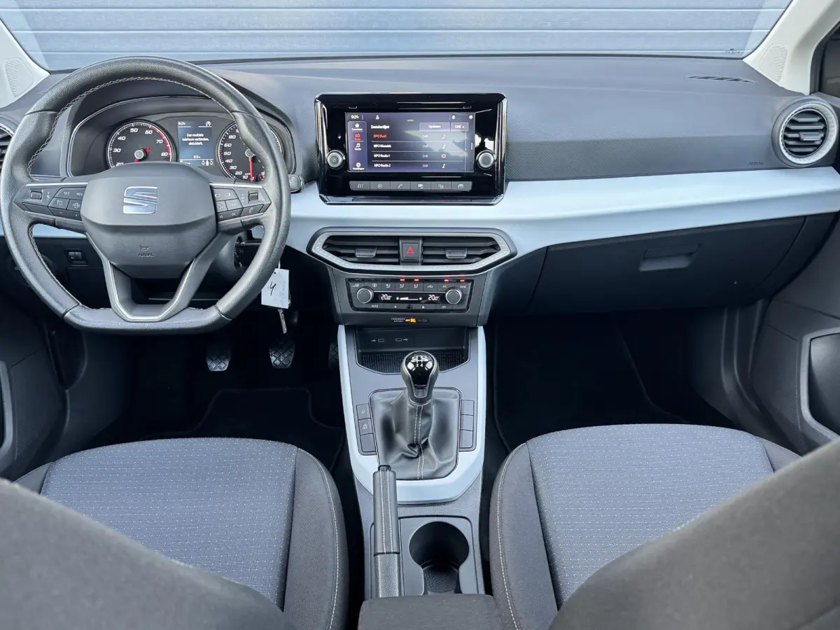1.0 TSI STYLE I APPLE CARPLAY I CLIMATE CONTROL I CRUISE CONTROL I LICHT METALEN VELGEN