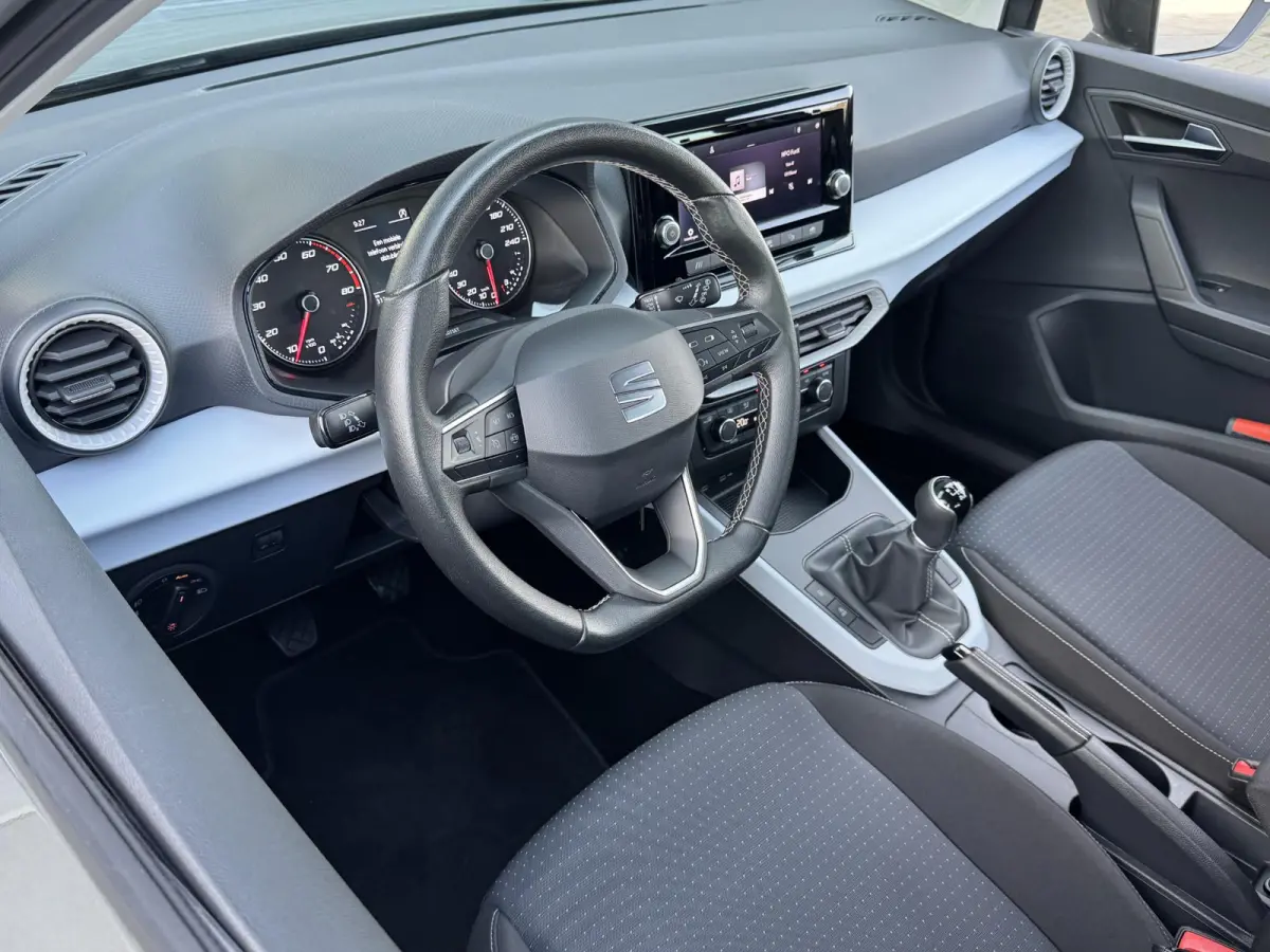1.0 TSI STYLE I APPLE CARPLAY I CLIMATE CONTROL I CRUISE CONTROL I LICHT METALEN VELGEN