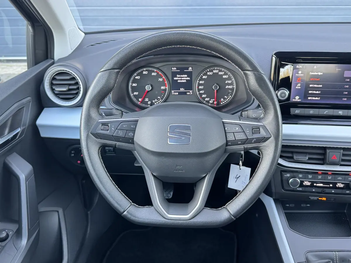 1.0 TSI STYLE I APPLE CARPLAY I CLIMATE CONTROL I CRUISE CONTROL I LICHT METALEN VELGEN