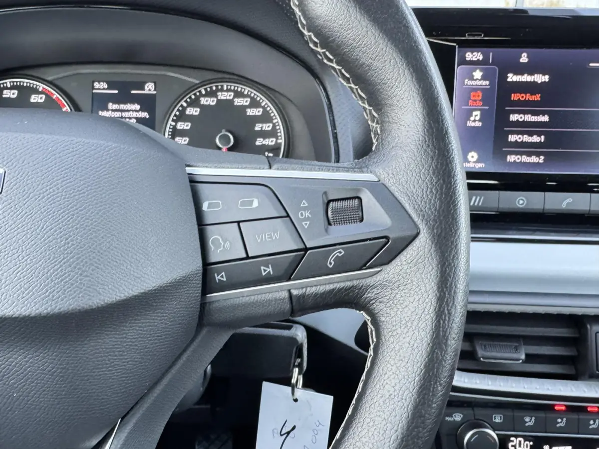 1.0 TSI STYLE I APPLE CARPLAY I CLIMATE CONTROL I CRUISE CONTROL I LICHT METALEN VELGEN