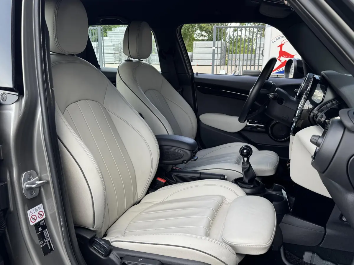 1.5 CHILI SERIOUS BUSINESS I DEALER ONDERHOUDEN I 5-DEURS I LEDEREN BEKLEDING