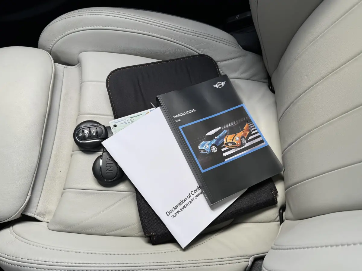 1.5 CHILI SERIOUS BUSINESS I DEALER ONDERHOUDEN I 5-DEURS I LEDEREN BEKLEDING