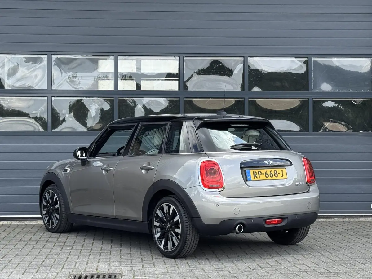 1.5 CHILI SERIOUS BUSINESS I DEALER ONDERHOUDEN I 5-DEURS I LEDEREN BEKLEDING